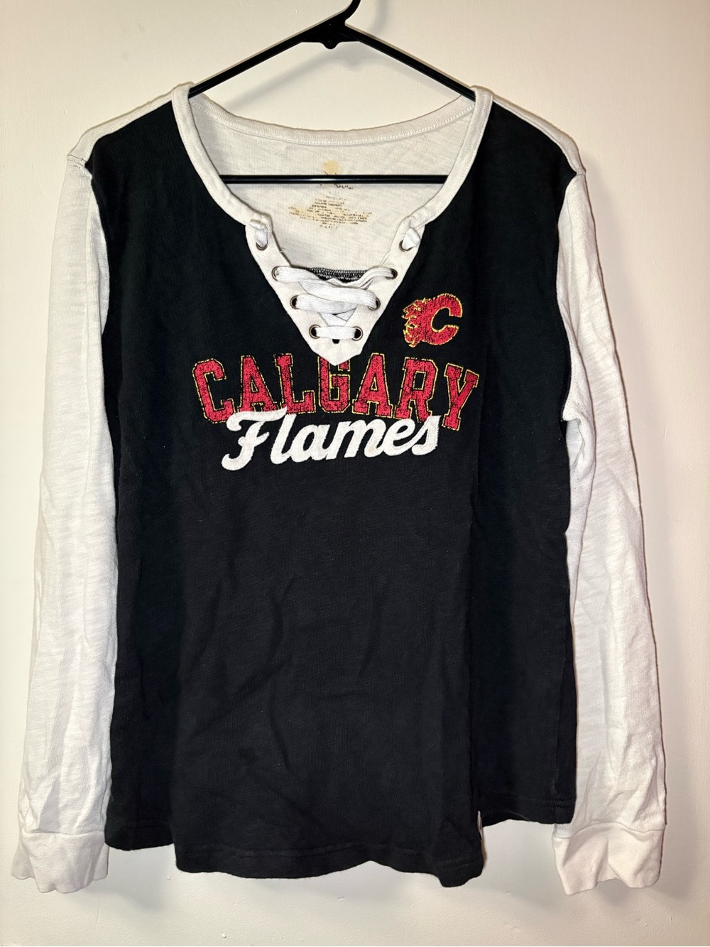NHL Calgary Flames Lace-Up V-Neck Sweater - Black/White/Red
